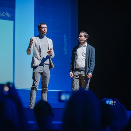 Live and hybrid event coverage production